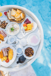 Floating Breakfast Kudafushi Resort & Spa Maldives