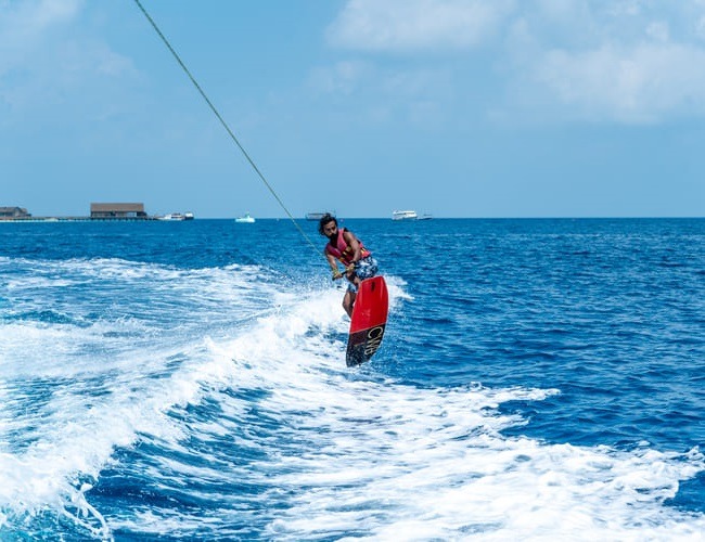 Wake Boarding - Kudafushi Resort & Spa