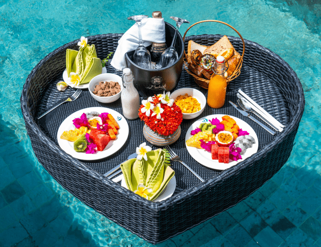 Kudafushi Resort & Spa Maldives -Floating Breakfast