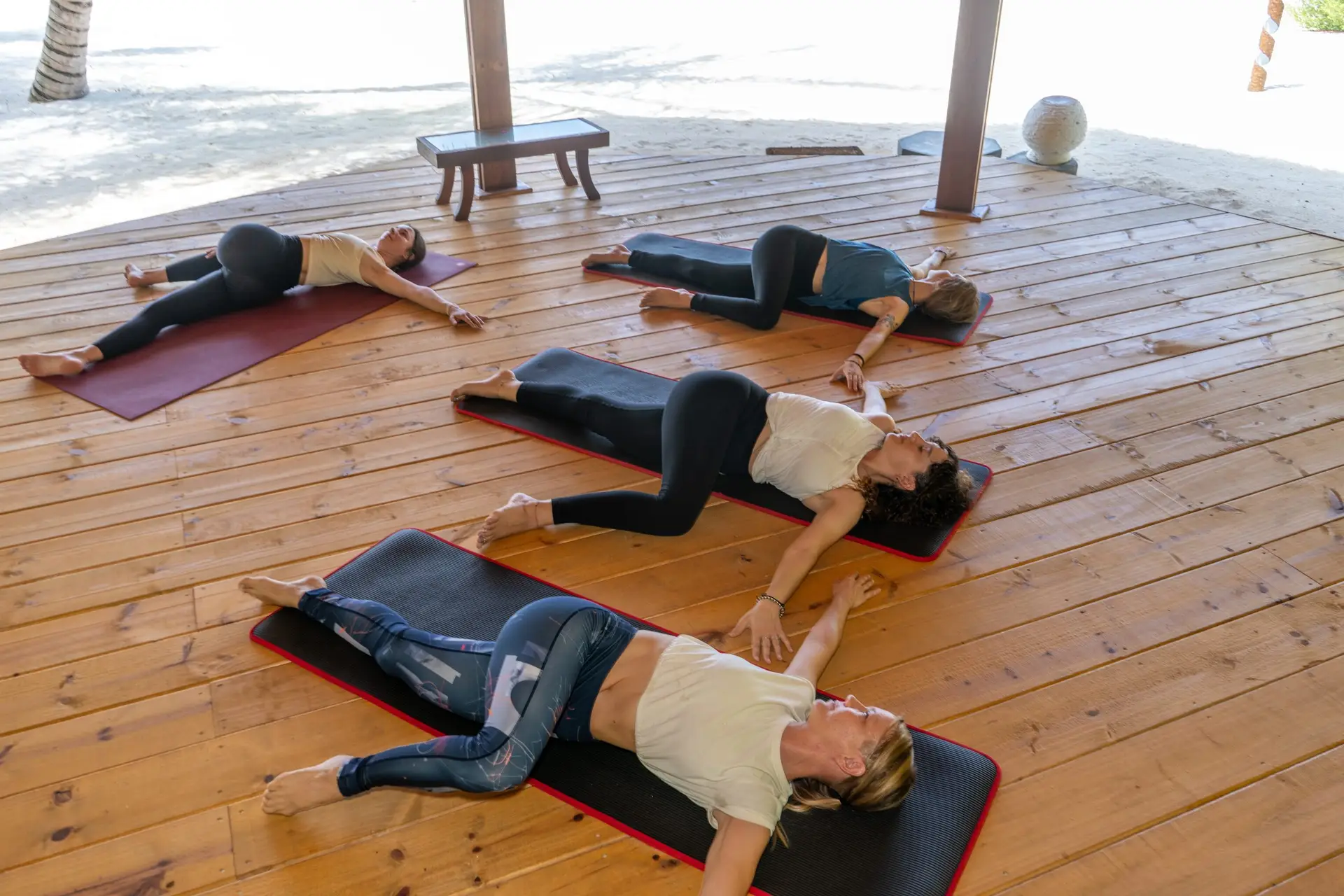 Yoga - Kudafushi Resort & Spa